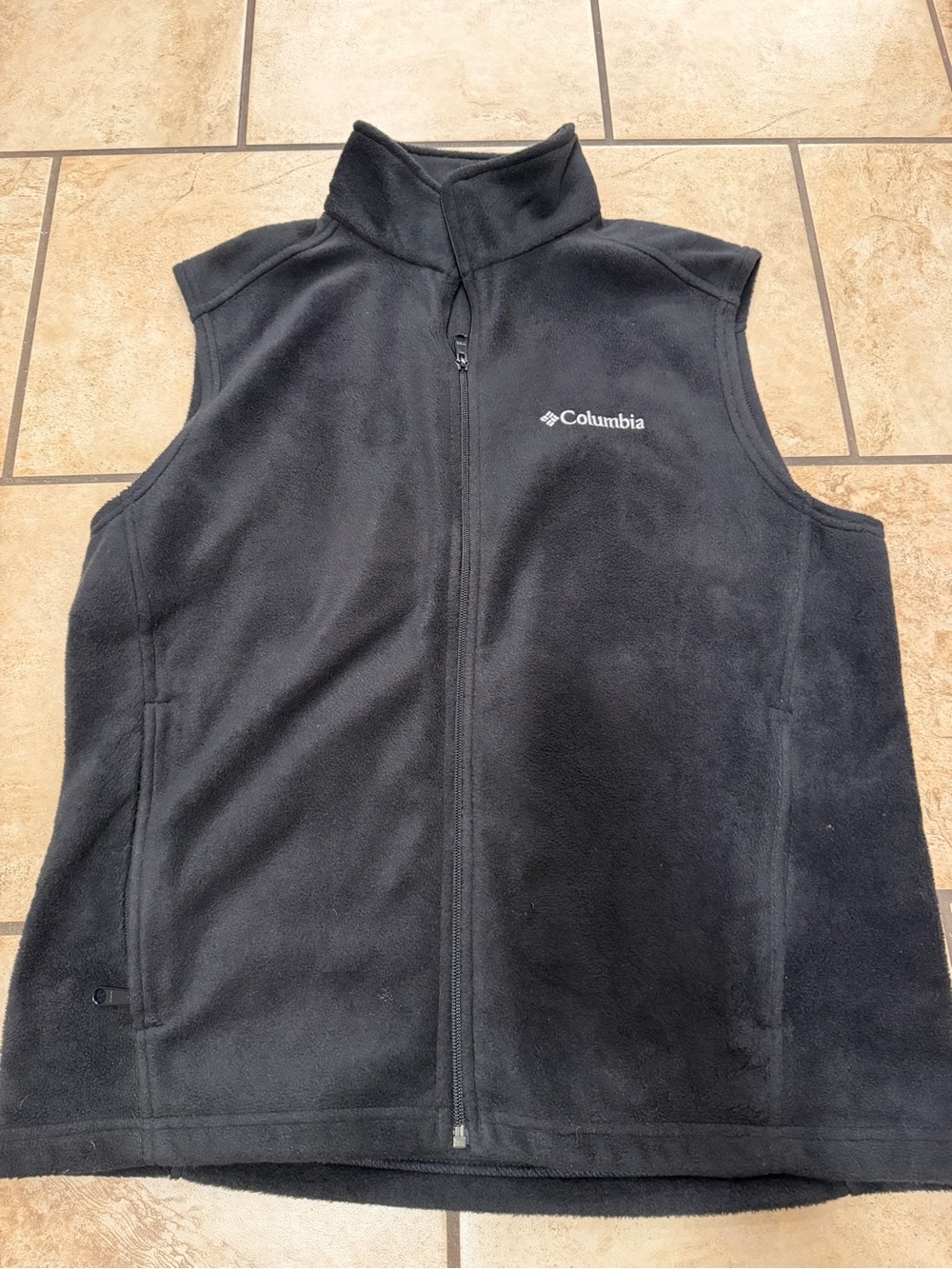 Columbia Men’s Black Fleece Vest